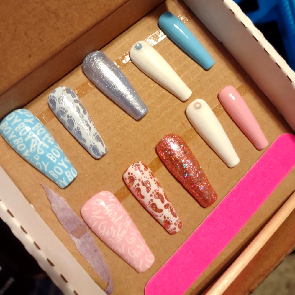 🌹3 for $25 Custom gender reveal Party Press on Nails 10pc set.